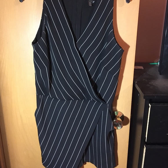 black & white romper - Picture 1 of 3